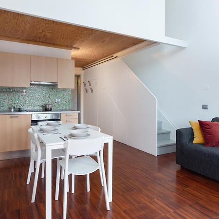 White And Brown Exclusive Loft With Terrace - Free Parking - M2 Station Apartment มิลาน ภายนอก รูปภาพ
