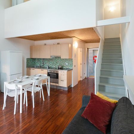 White And Brown Exclusive Loft With Terrace - Free Parking - M2 Station Apartment มิลาน ภายนอก รูปภาพ