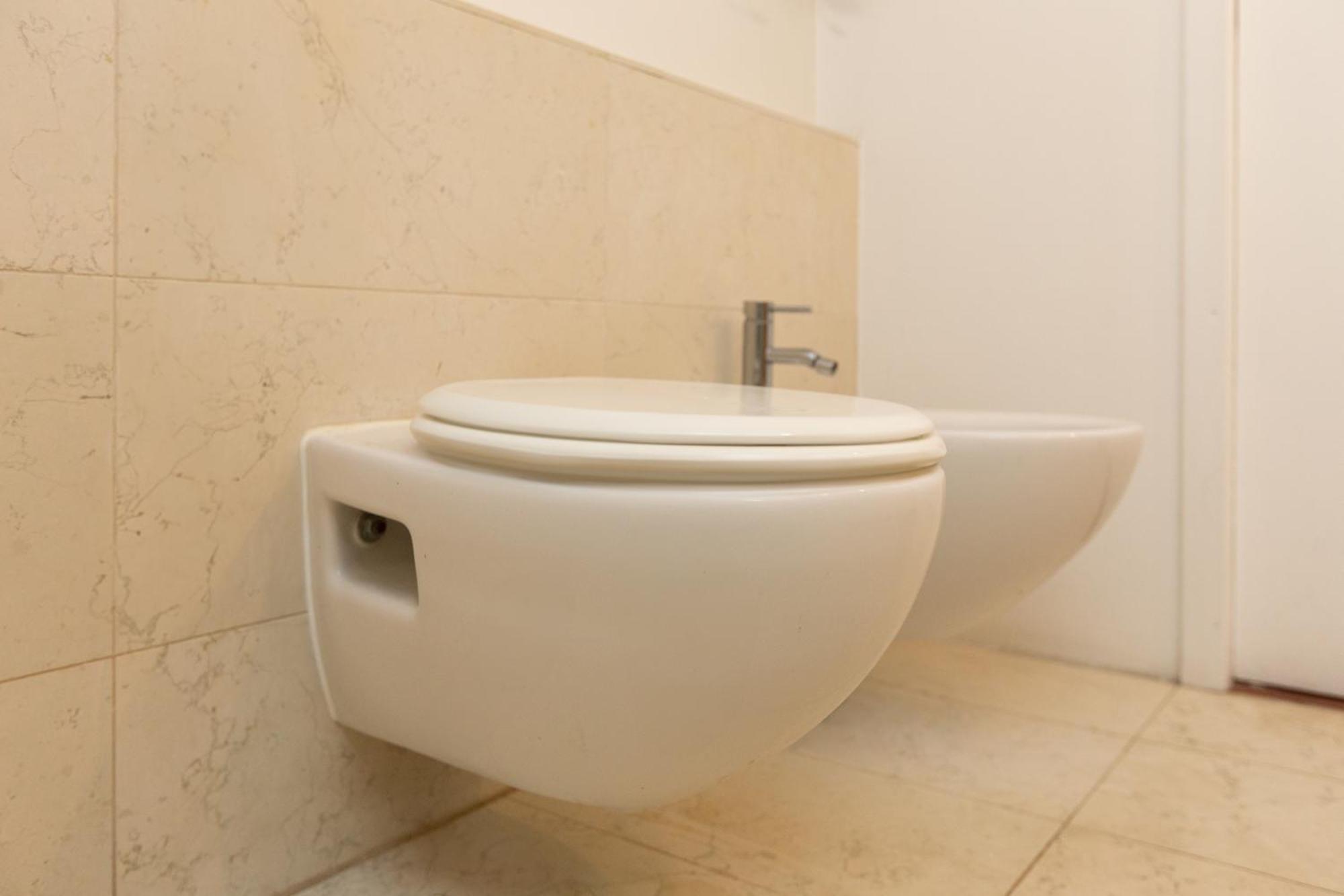White And Brown Exclusive Loft With Terrace - Free Parking - M2 Station Apartment มิลาน ภายนอก รูปภาพ