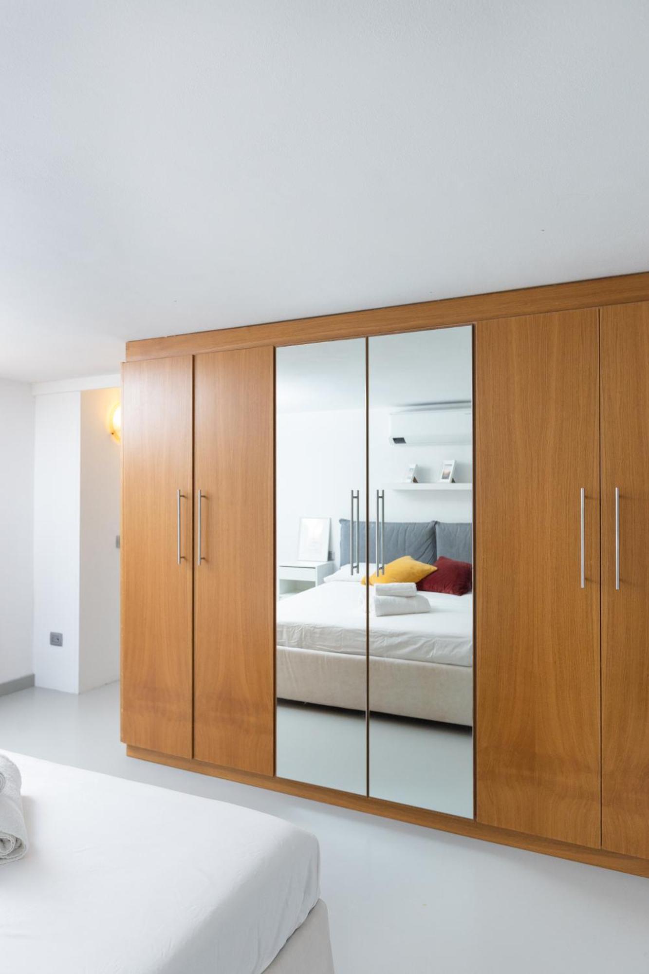 White And Brown Exclusive Loft With Terrace - Free Parking - M2 Station Apartment มิลาน ภายนอก รูปภาพ