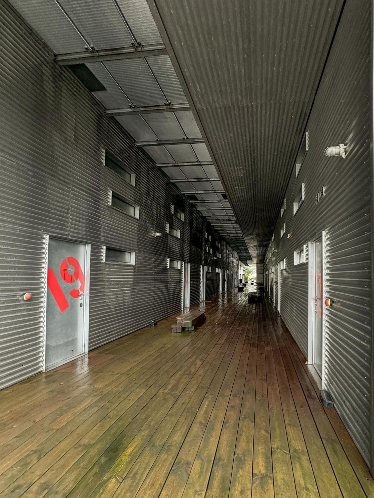 White And Brown Exclusive Loft With Terrace - Free Parking - M2 Station Apartment มิลาน ภายนอก รูปภาพ